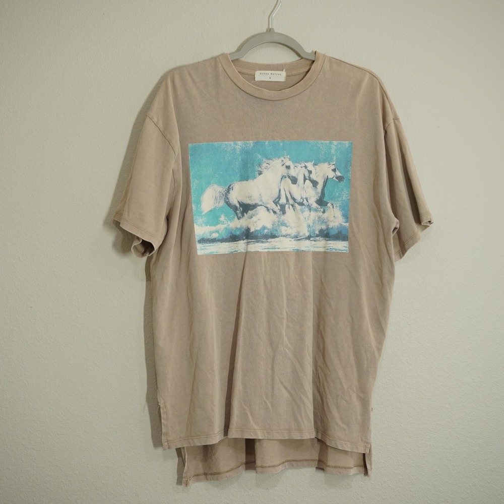 Urban Nation Women's Size Large Oversized Graphic Tee Tan Running Horse Print